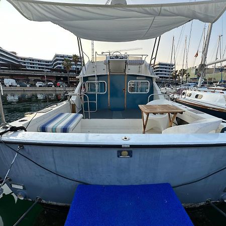 !!Boat With Ac In Port Forum 2 Bikes Included!! Hotel Sant Adria de Besos Buitenkant foto
