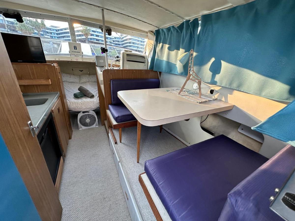 !!Boat With Ac In Port Forum 2 Bikes Included!! Hotel Sant Adria de Besos Buitenkant foto