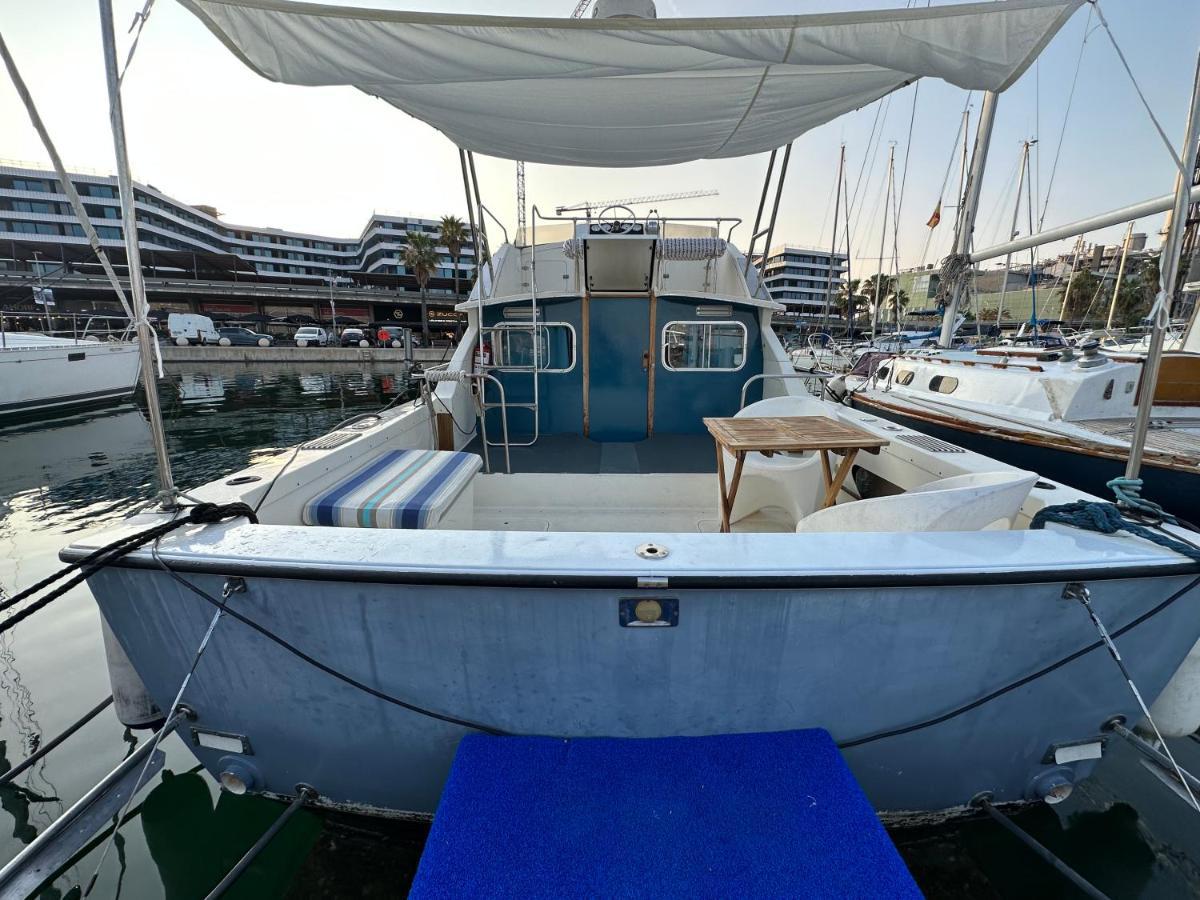 !!Boat With Ac In Port Forum 2 Bikes Included!! Hotel Sant Adria de Besos Buitenkant foto