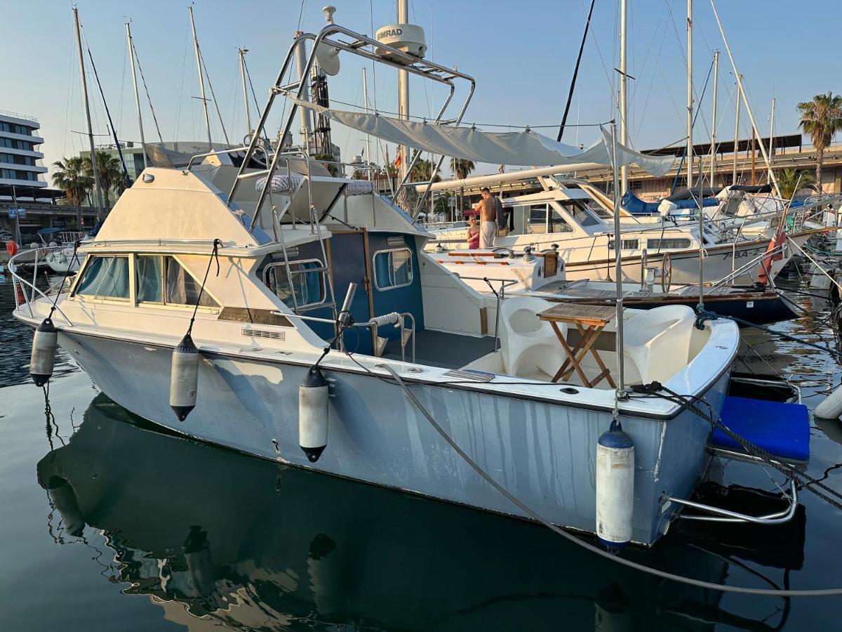 !!Boat With Ac In Port Forum 2 Bikes Included!! Hotel Sant Adria de Besos Buitenkant foto